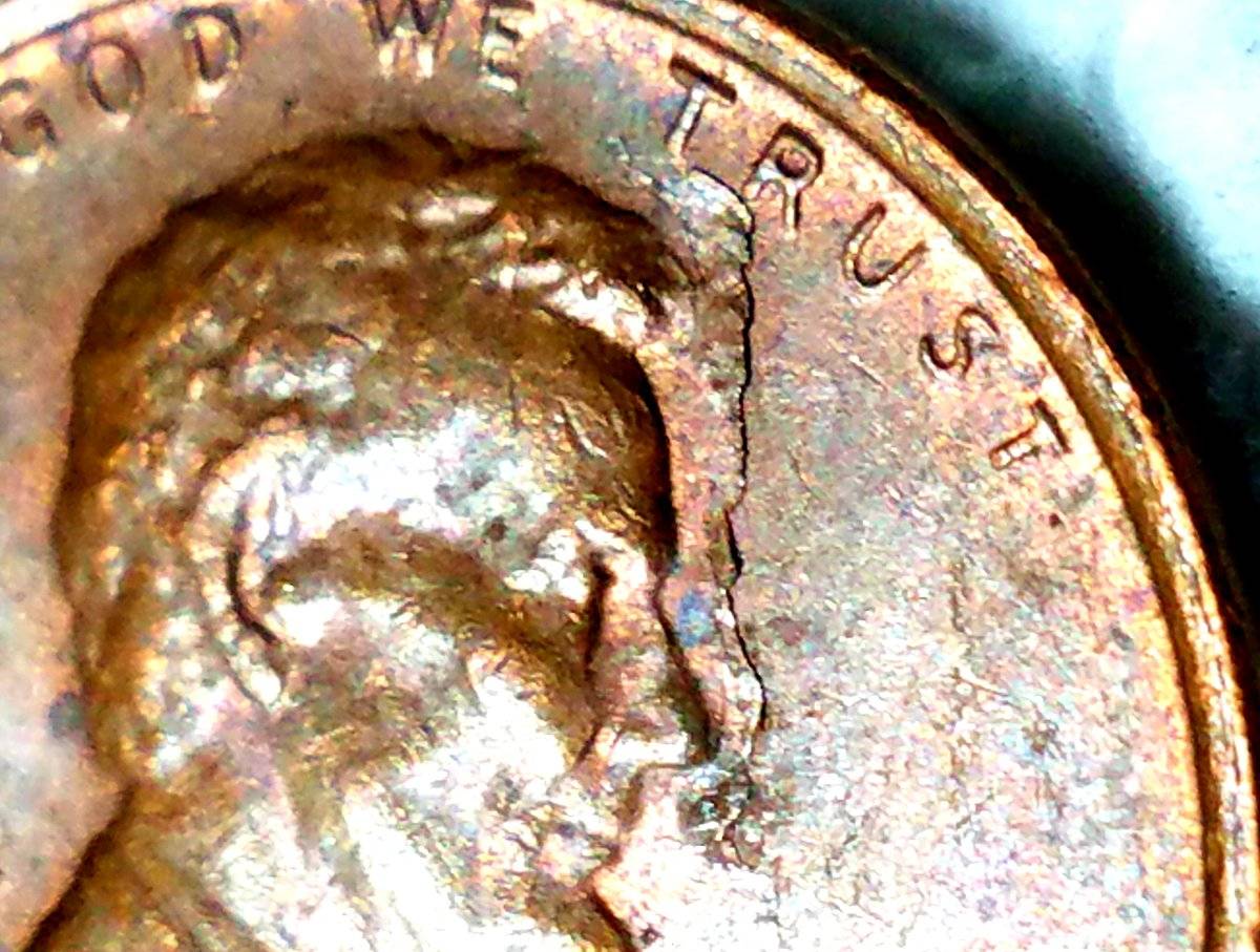 1971-D-Lincoln-Struck-Through-Debris-Or-Lamination-On-Obverse?